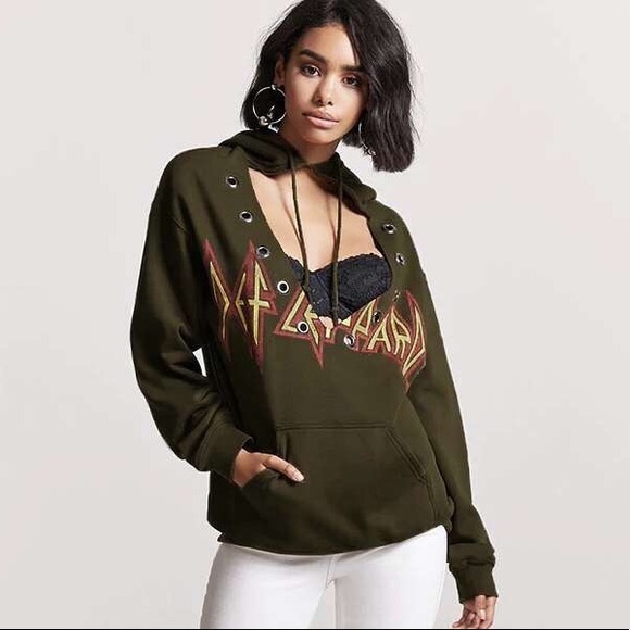 def leppard Tops - 🍍 4/$25 Def Leppard Cut Out Grommet Hoodie